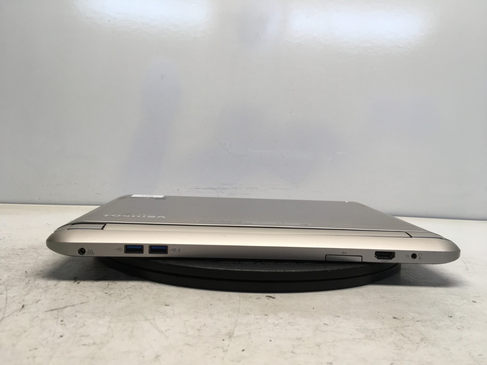 Toshiba Satellite Click 2 Pro P35W-B3226 Intel Core i7-4510U 8 GB NO HDD/Batt