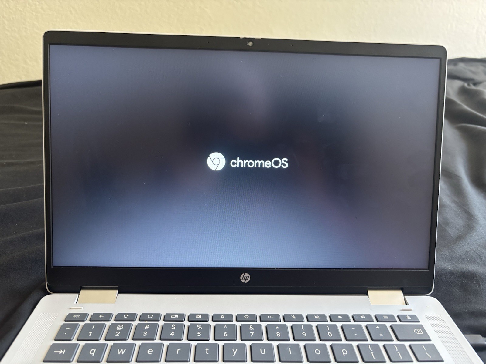 HP Chromebook x360 14″ Touchscreen Laptop Intel Chrome OS Silver Wi-Fi Bluetooth