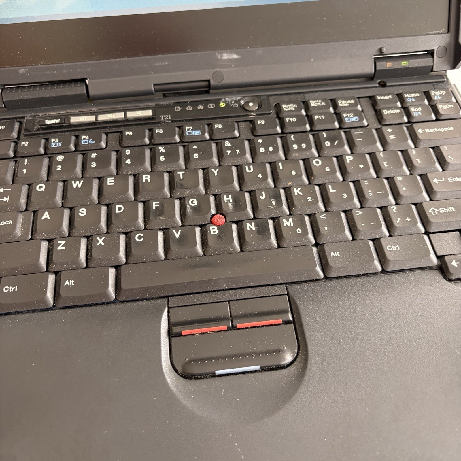 IBM Lenovo T Series ThinkPad T21 2648-ED1 PIII 800MHz 256KB 256MB RAM WIN 98