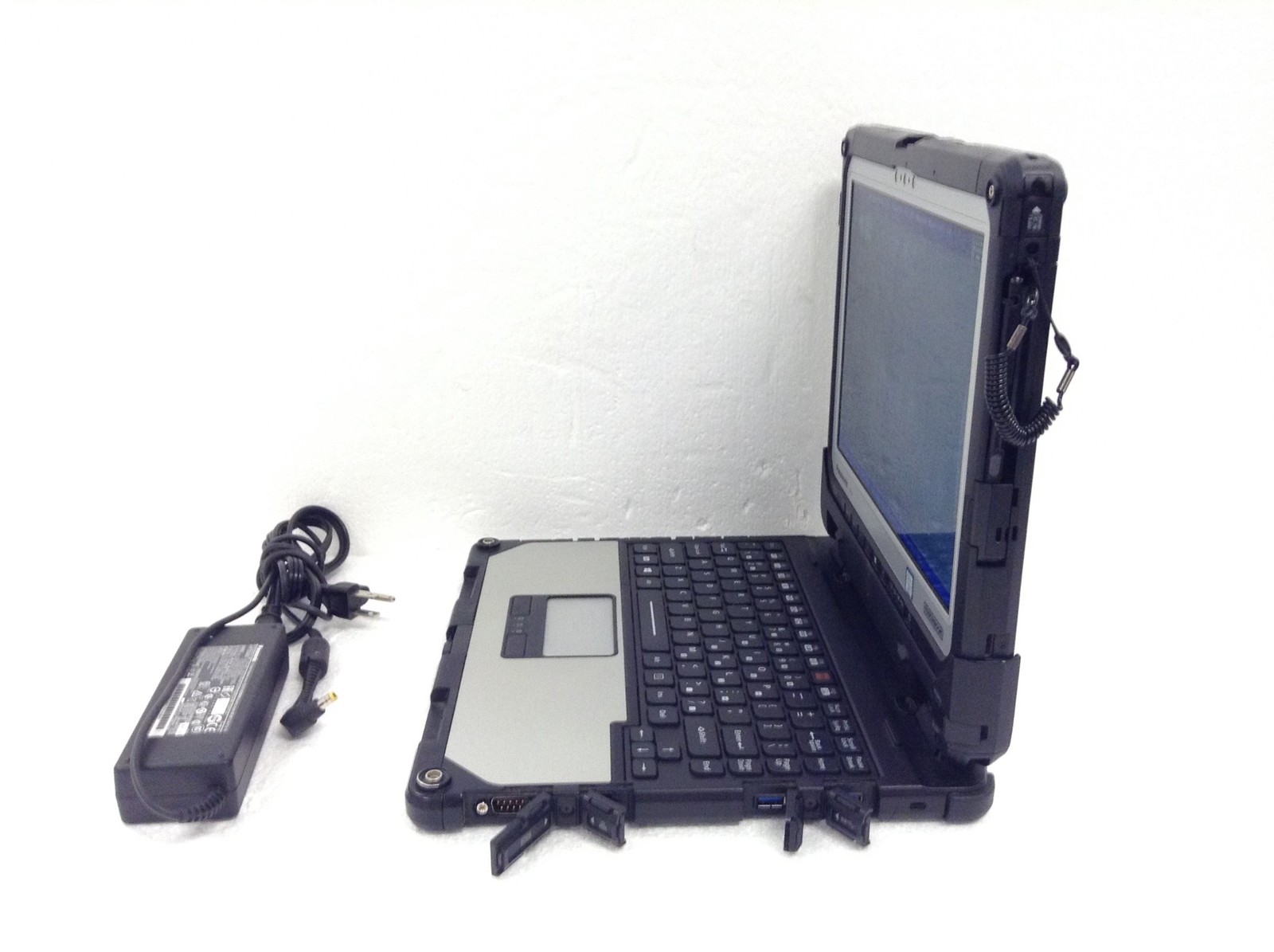 Panasonic Toughbook CF-33 MK1 i7-7600U 16GB 256GB SSD Touch, 2x Battery, 14K HRS