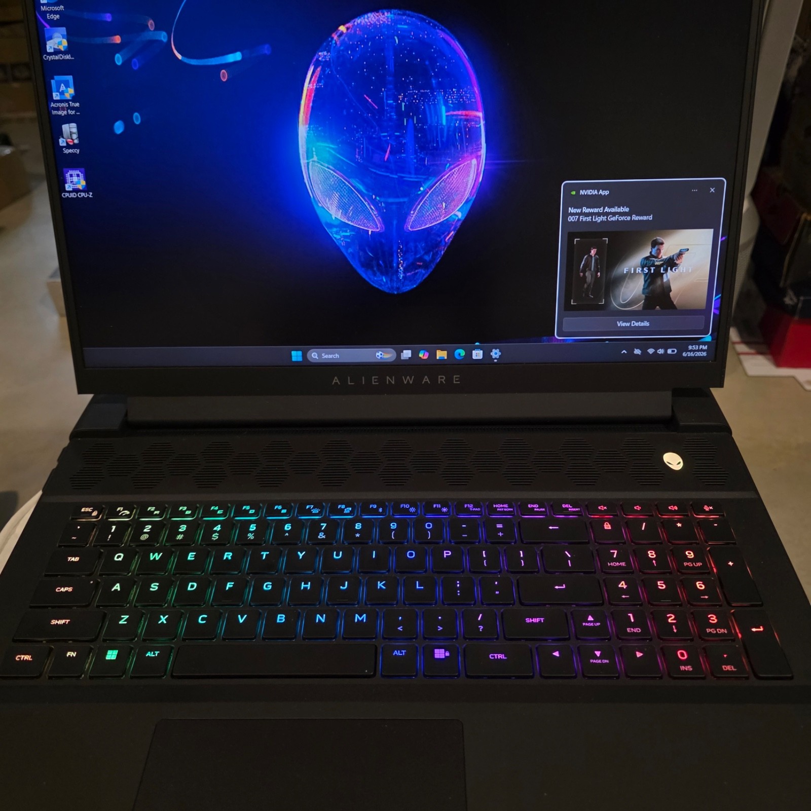 Alienware M18 R1 480Hz i9-13980HX 32GB 2TB SSD RTX 4090 175W 16G DDR6 CherryMX