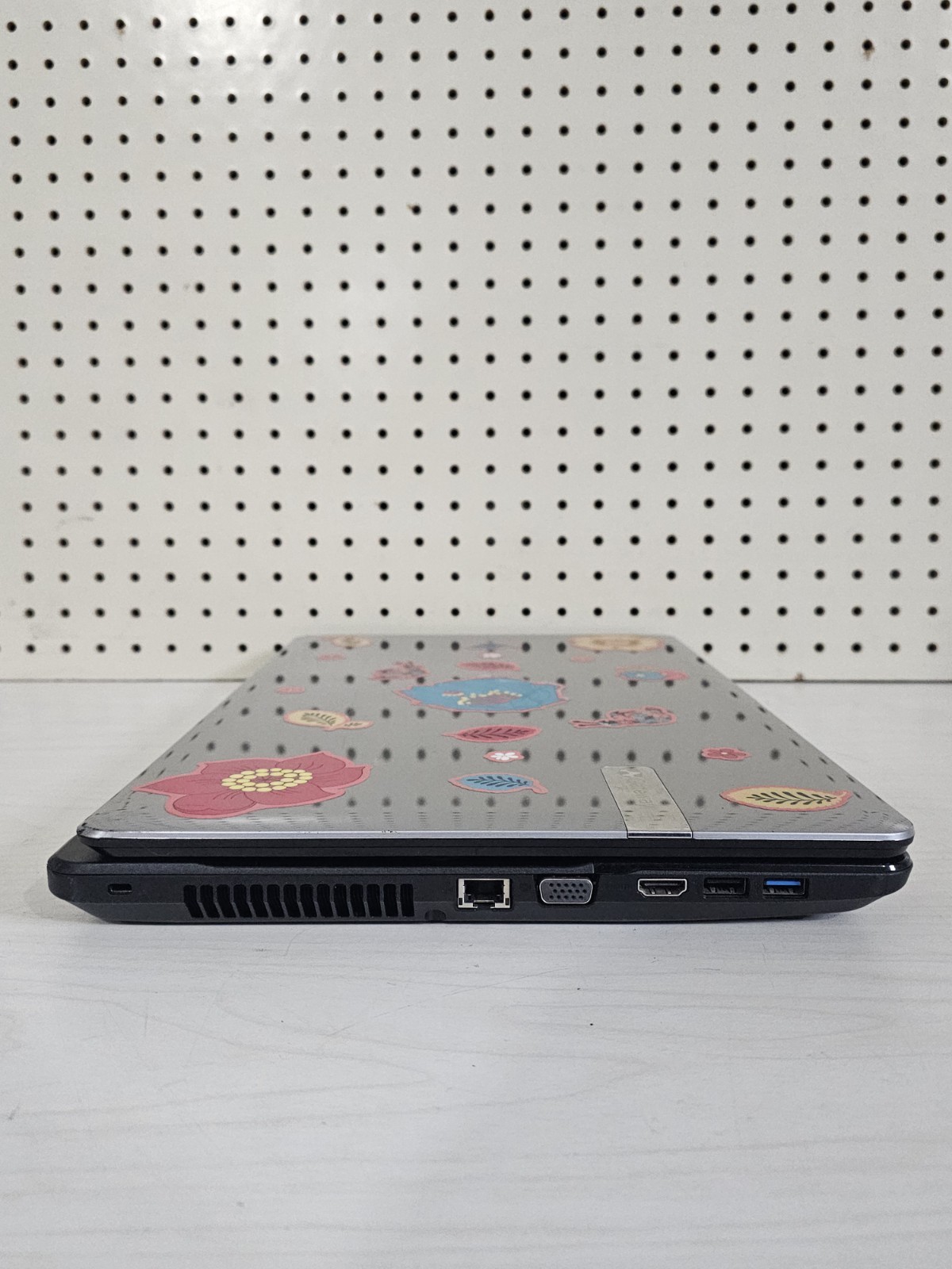 Gateway EG70 Laptop – 8GB RAM – 250GB HDD – WON’T POWER ON – BAD BATT – NO OS