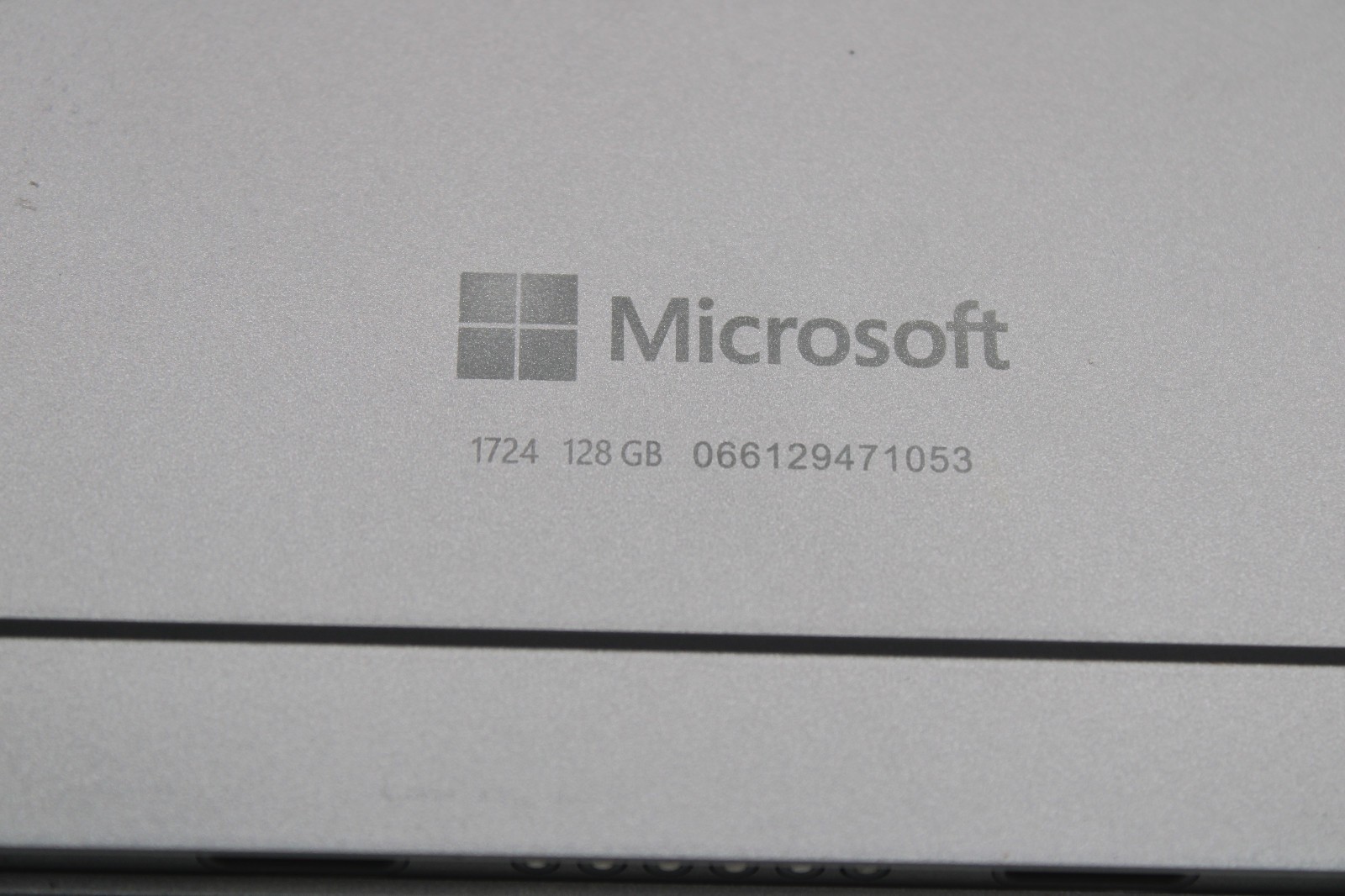 Microsoft Surface Pro 4 1724 i5-6300U 4GB RAM 128GB SSD No OS