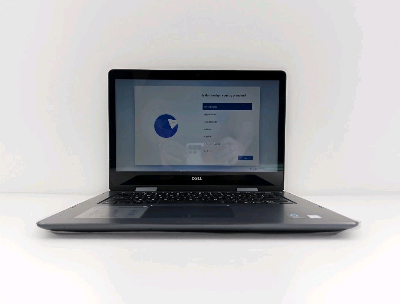 DELL Inspiron 5482 2-in-1 14″ Touchscreen I3-8145U 128GB SSD 8GB RAM Windows 11
