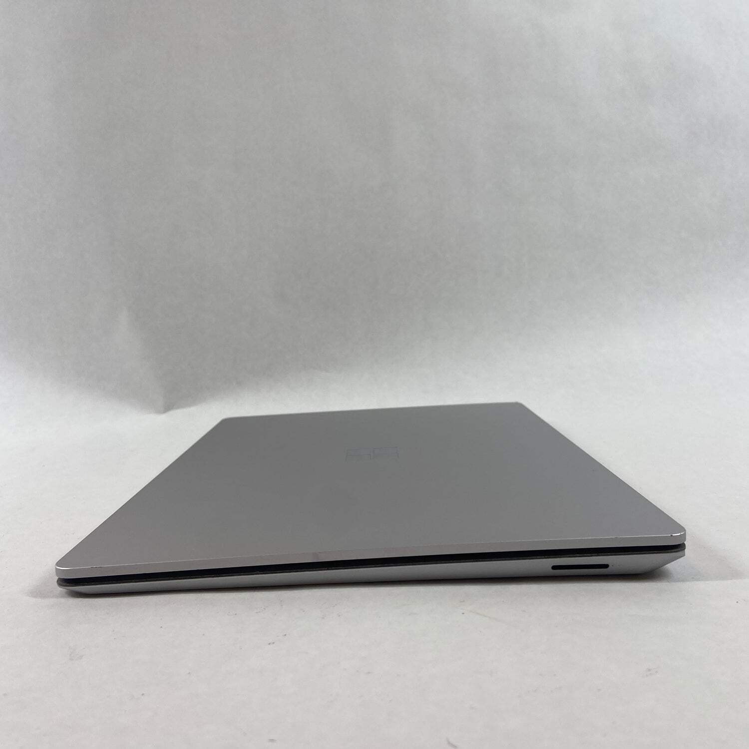 Microsoft Surface Laptop 4 1950 13.5″ i5-1135G7 2.4GHz 512GB SSD
