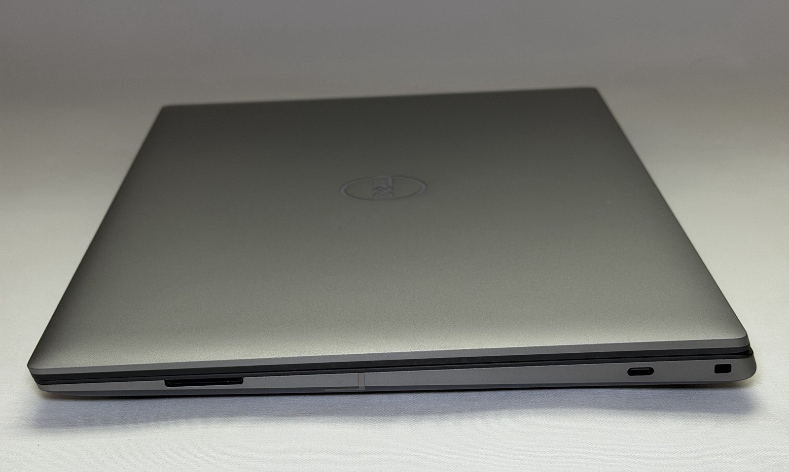 Dell Precision 5690 16 QHD+ Ultra 7 165H 32GB 2TB SSD RTX 2000 Ada