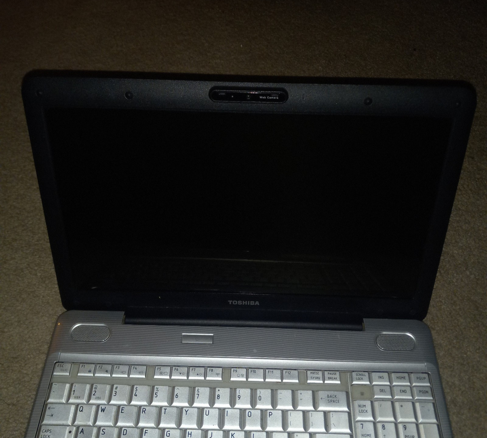 Toshiba Satellite L505-ES5018 Pentium Dual Core T4400 2.20GHz Laptop