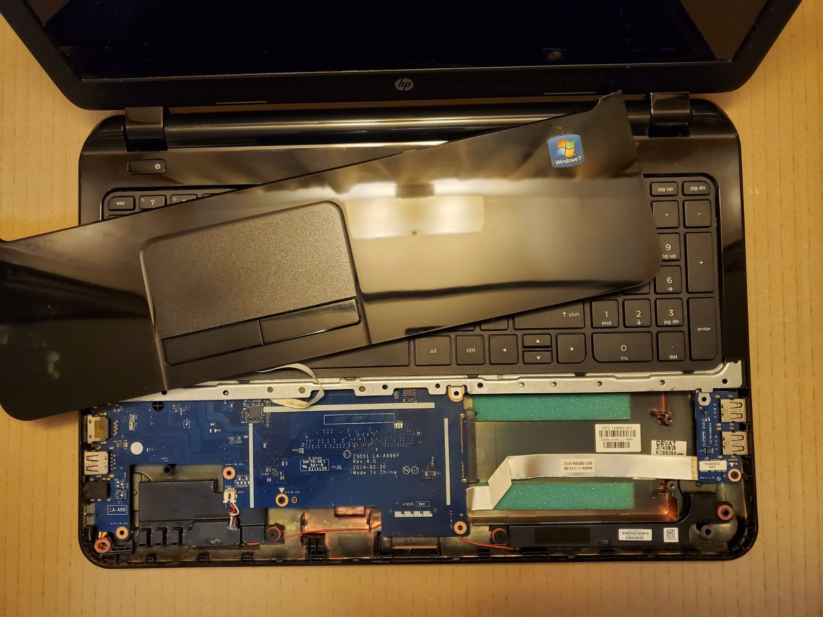 HP Notebook 15-g080nr – 15.6″ Laptop– AMD A6-6310 Quad-Core 1.80 GHz w/ Battery
