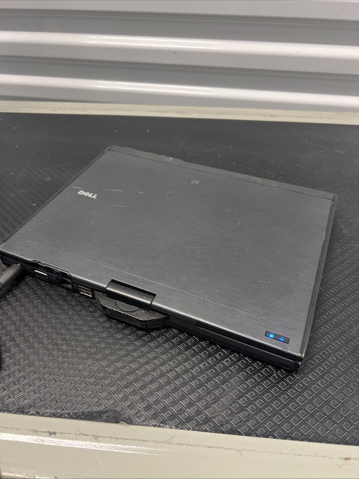 Dell Latitude XT2 12.1″ Core 2 Duo U9400 1.4Ghz 1 GB RAM NO DRIVE 2-in-1 AS IS!!