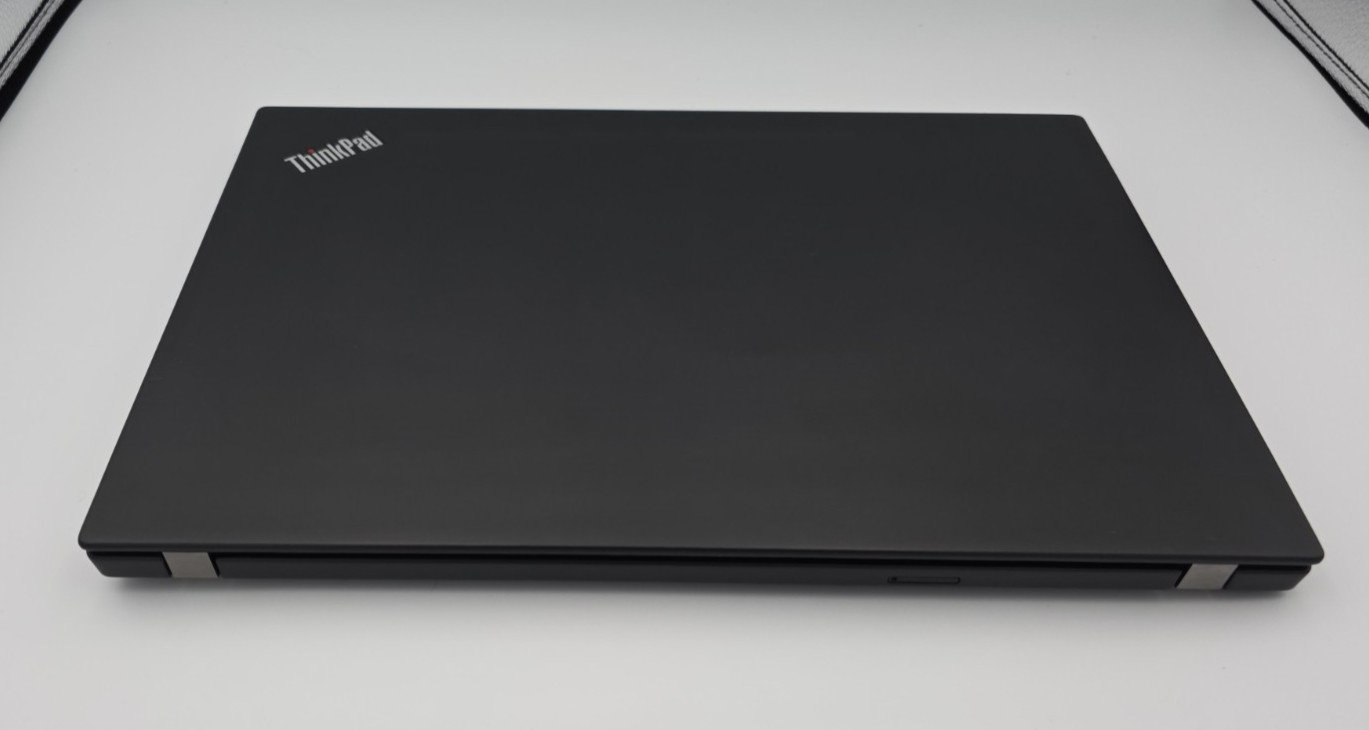 ThinkPad T490s 14″ | i7-8665U | 16GB RAM | Win 11 Pro Reconditioned w/Charger