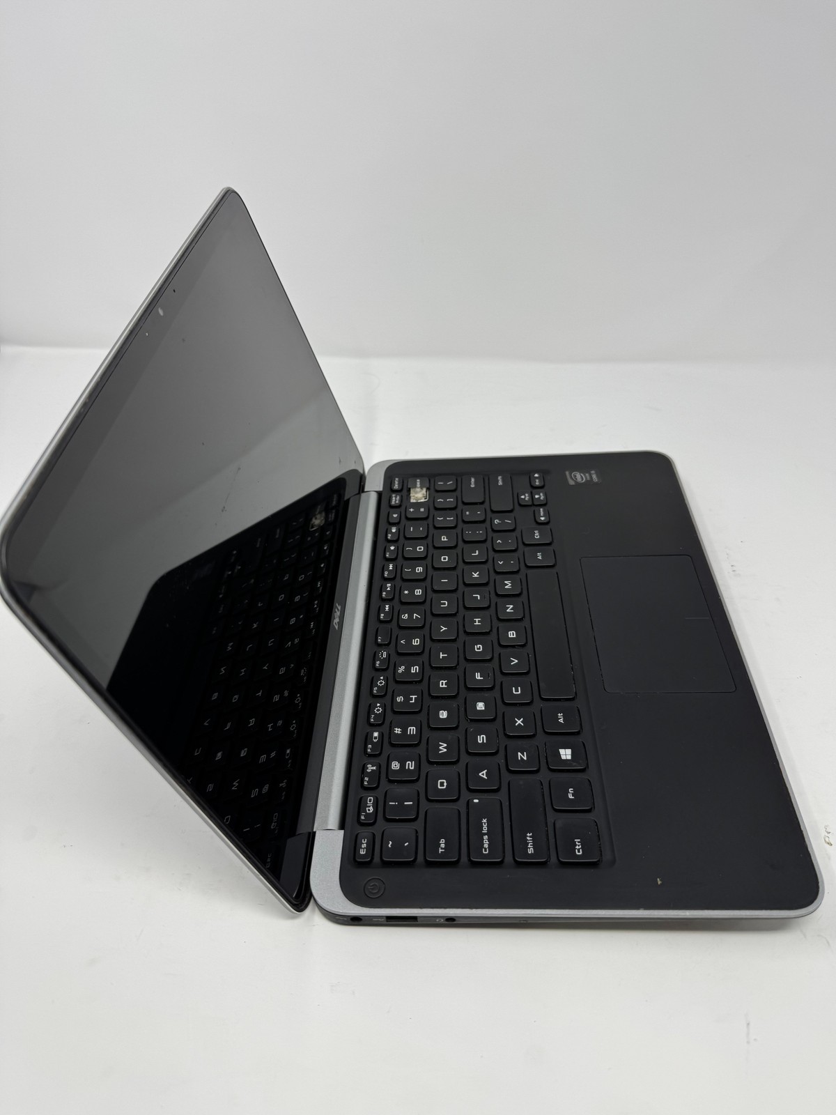 Dell XPS 13 9333 i5-4210U 8GB No HD Intel Integrated Touchscreen No Battery