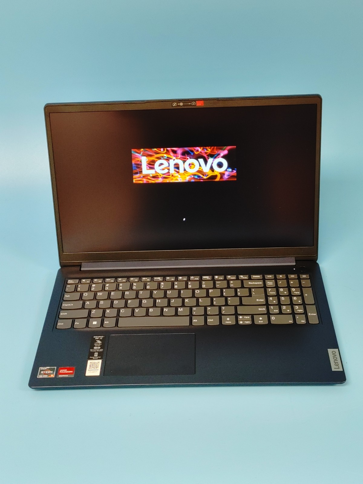 Lenovo IdeaPad 1 15AMN7 15.6″ Ryzen 5 7520U 8GB DDR5 256GB SSD