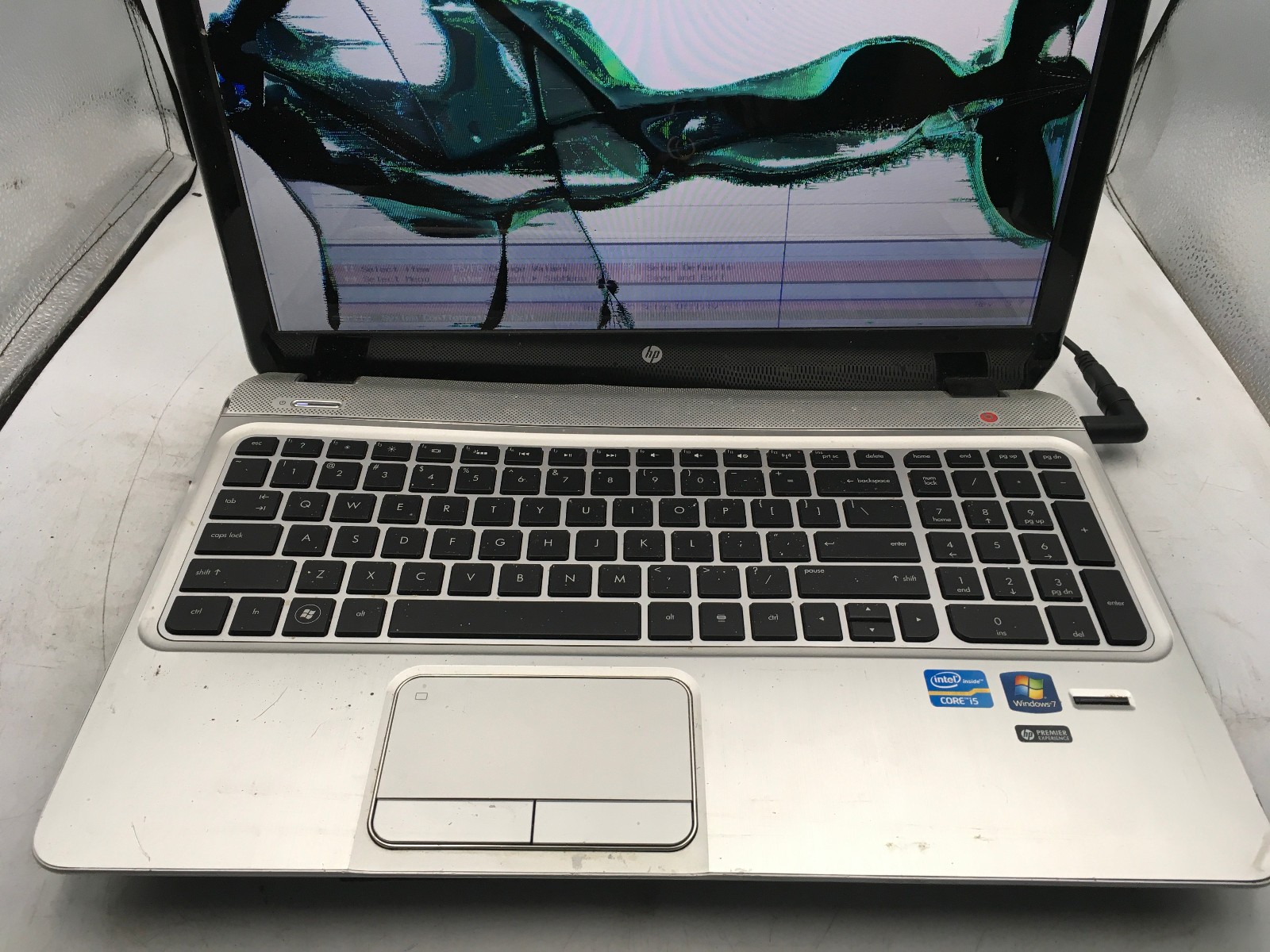 HP PAVILION M6 1045DX – FOR PARTS/BAD LCD – INTEL I5-3210M – 8GB RAM – READ – BB