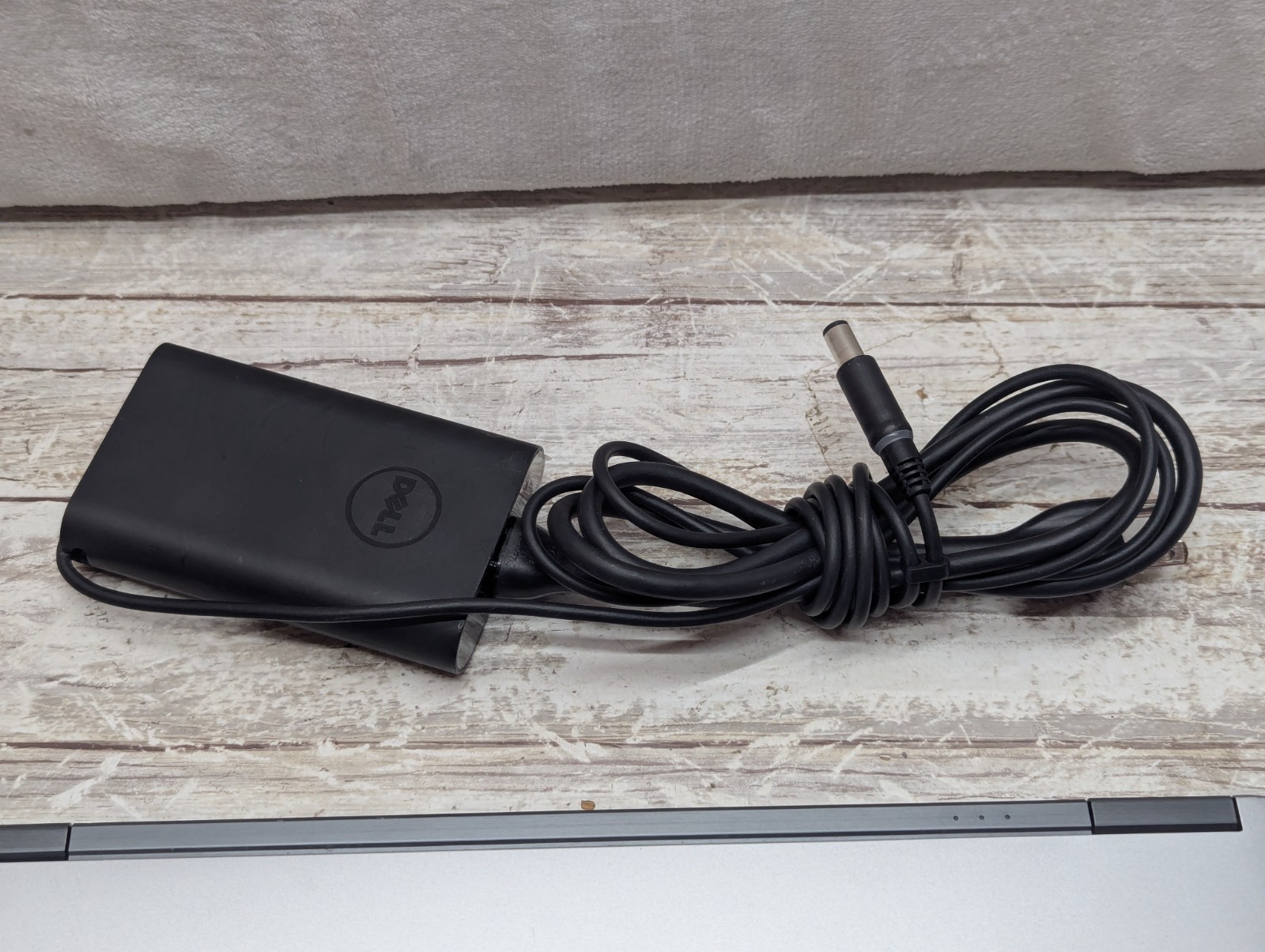 Dell Latitude E7440 14″ Laptop i5-4300U 2.5GHz 250GB 8GB WINDOWS 10pro Read