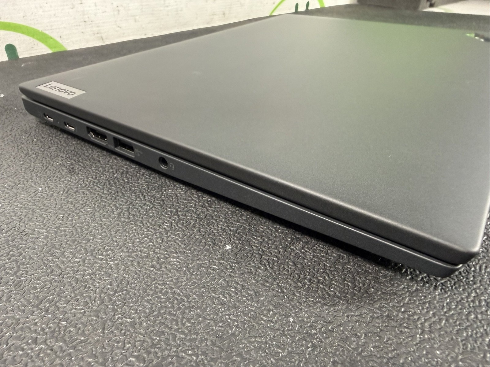 Lenovo ThinkPad T14s Gen 3 14″ WUXGA i7-1270P 32GB 512GB DDR5 LTE Touch Laptop
