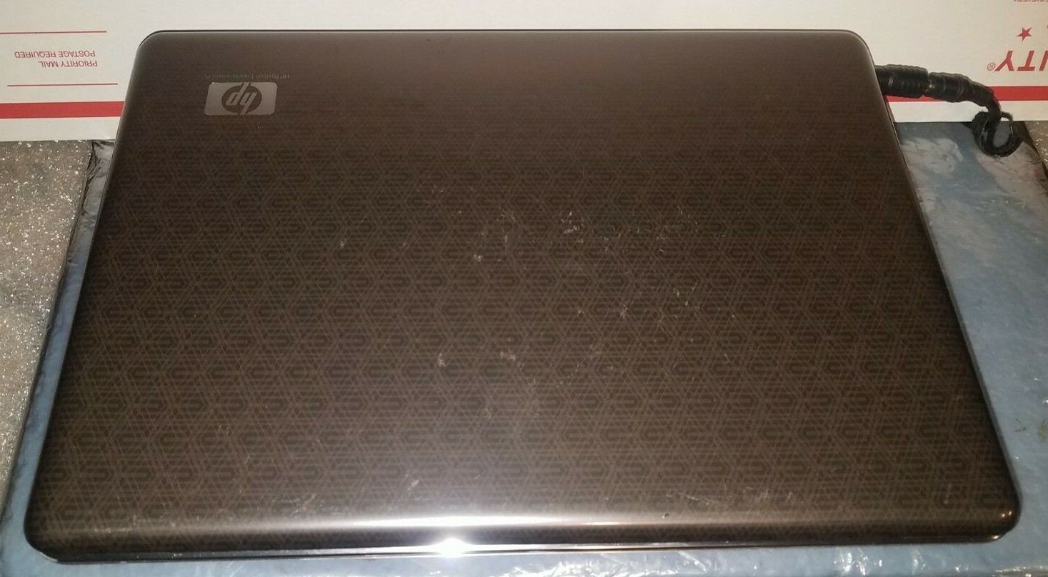 HP Pavilion dv4-1220us 14.1”(AMD Dual-Core @ 2.1GHz,4GB Ram,250GB HDD)Win 10
