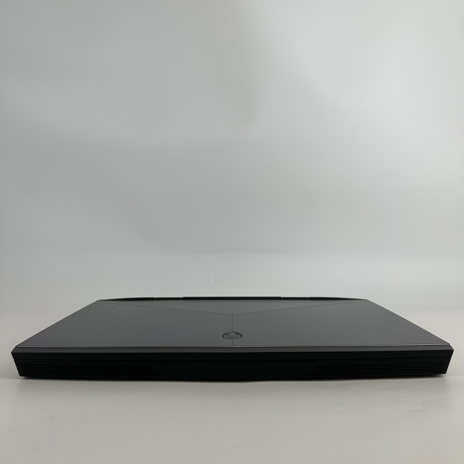 Dell Alienware 17 R4 FHD i7-7700HQ 2.80GHz 16GB 128GB SSD/1TB HDD GTX 1070 Good