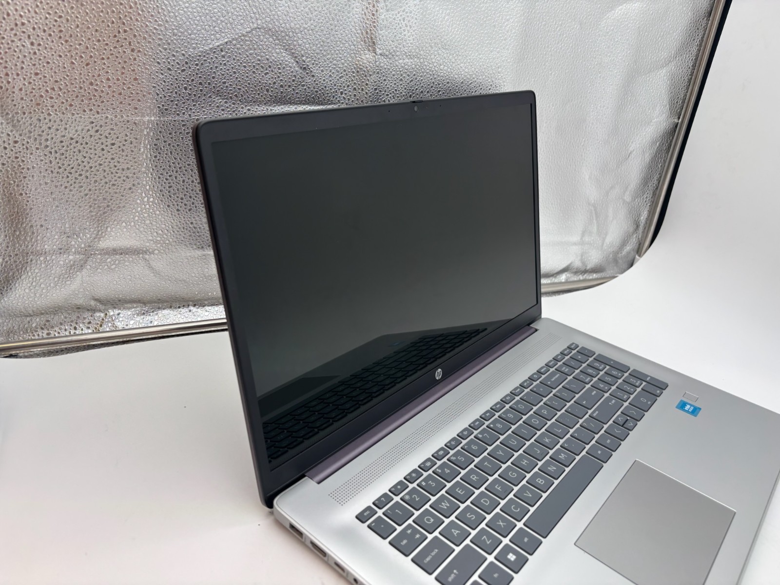 HP Laptop 17-cn3128ds 17.3″ 256 GB SSD 8 GB RAM Intel N200 Windows 11 Home