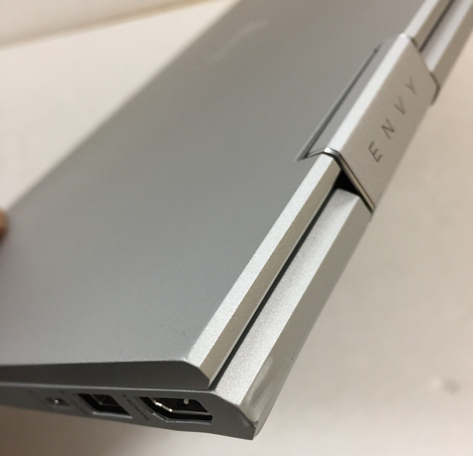 HP Envy x360 Convertible 15-dr1072ms 15.6″ Touch Laptop/i7-10510U/16GB/512GB SSD
