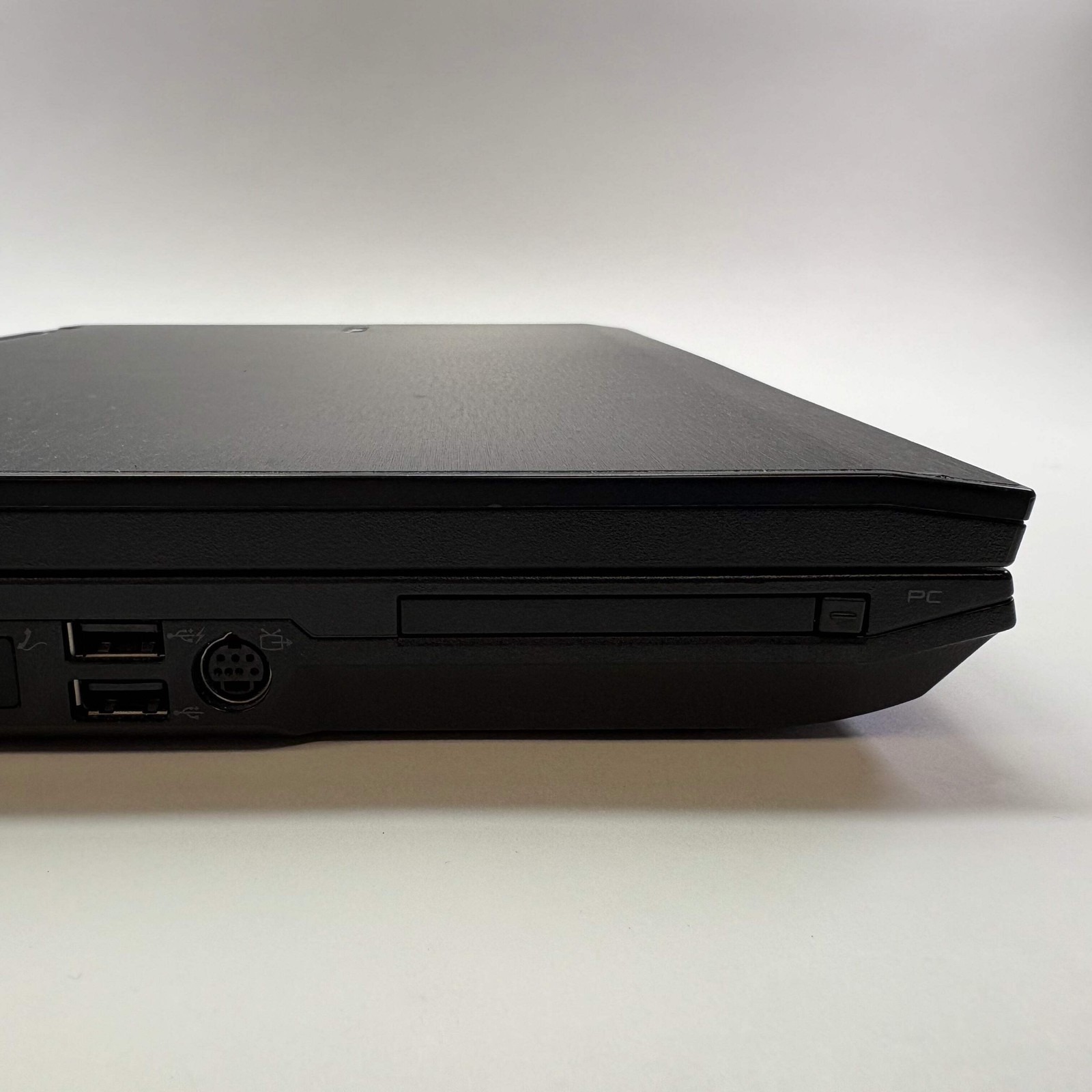 Broken Dell Latitude E5500 Core 2 Duo 1.8GHz 2GB RAM NO HDD PARTS ONLY