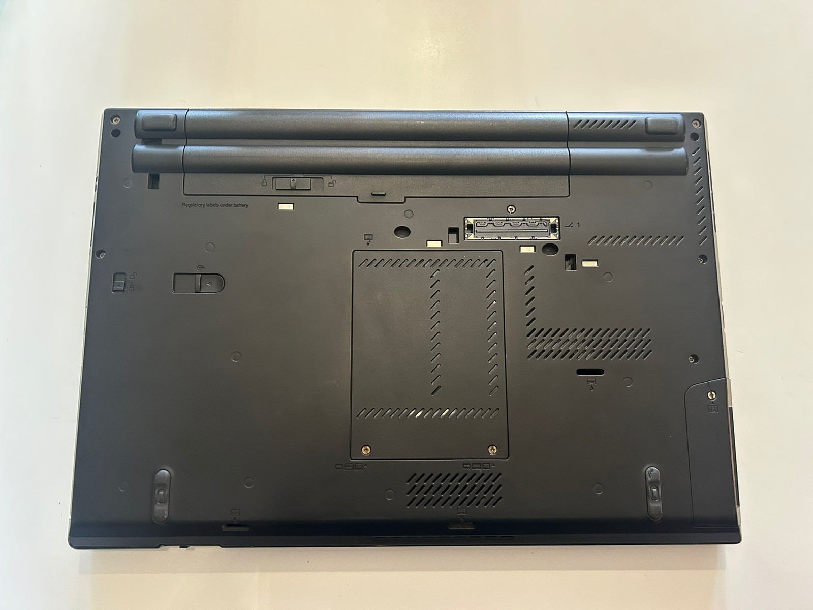 LENOVO THINKPAD T430 + DOCKING STATION INTEL CORE i5-3320M 8 GB RAM No HDD No OS