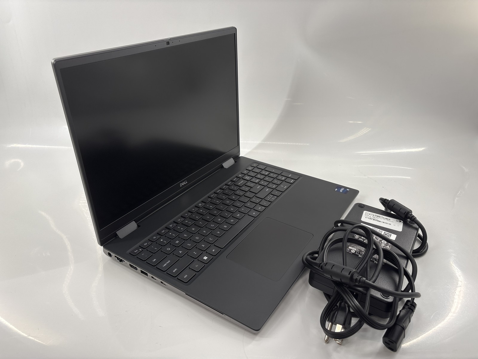 Dell Precision 7670 16″ Core i9 | NVIDIA RTX A2000 | 32GB 1TB-SSD | Mint*