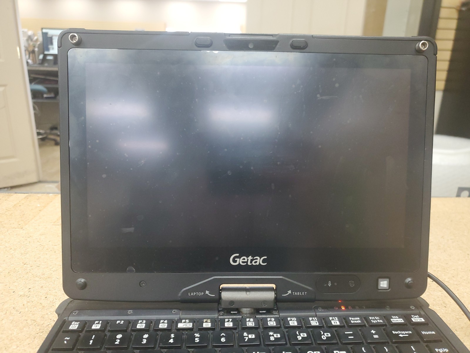 GETAC V110 Laptop Tablet Touch Screen i5-4300U 1.90GHz 8gB No HDD 10117hrs