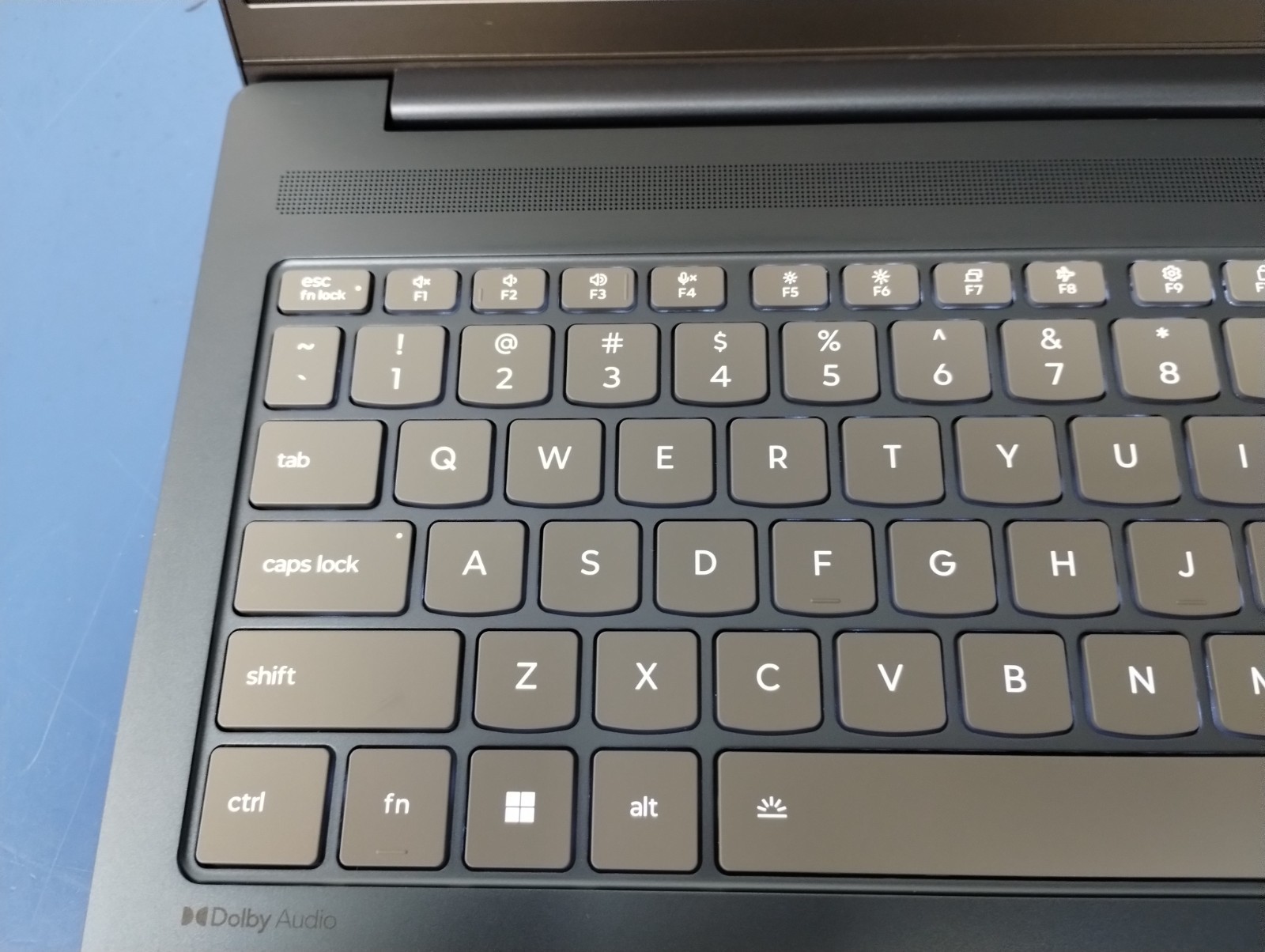 LENOVO IdeaPad Slim 5 16AKP10, AMD Ryzen AI 7 350, 2.00 GHz 16 GB RAM, 1 TB NVMe