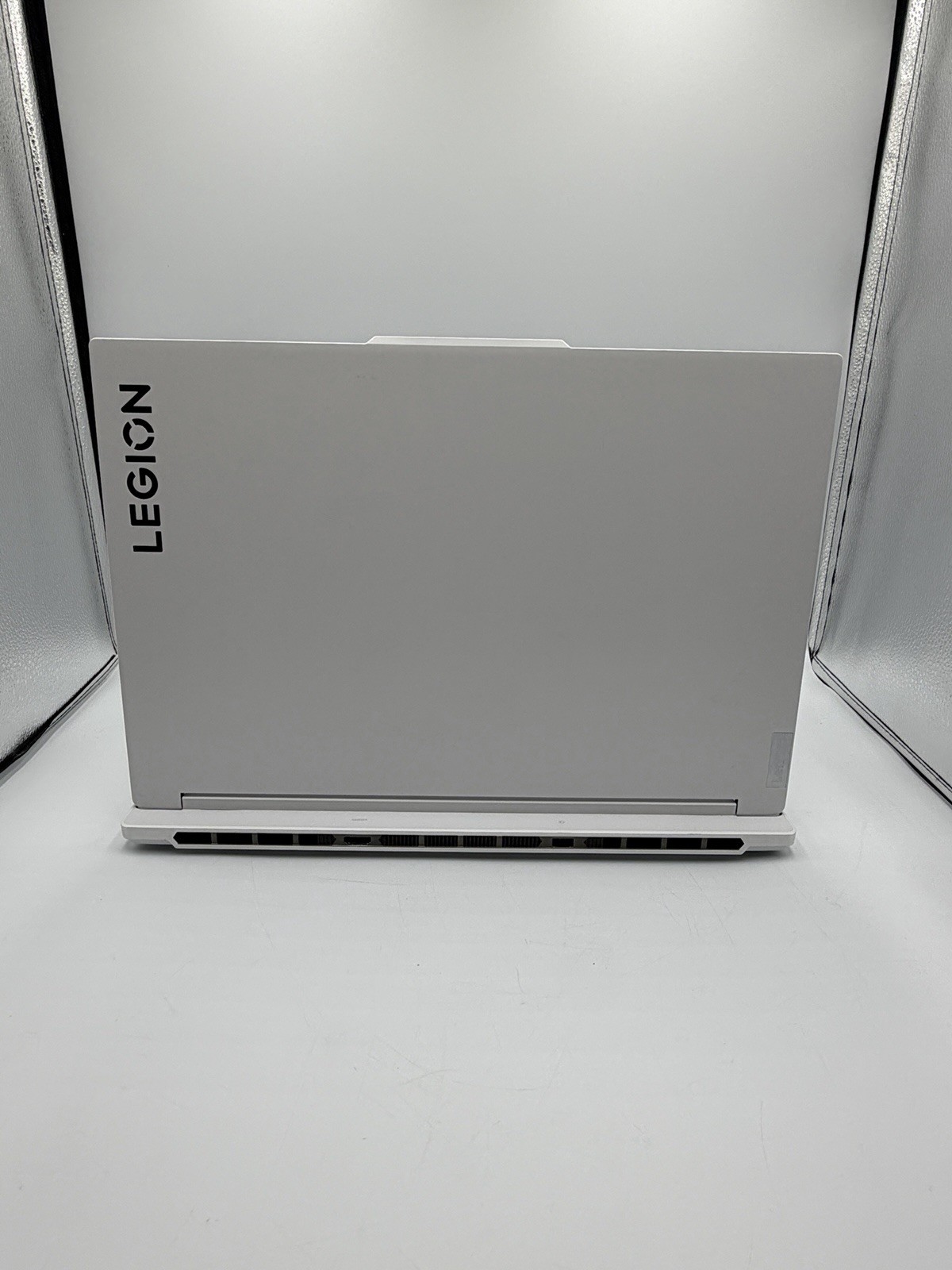Lenovo Legion 7i Gen 9 i9-14900HX 32GB RAM 1TB SSD RTX 4070 Gaming Laptop
