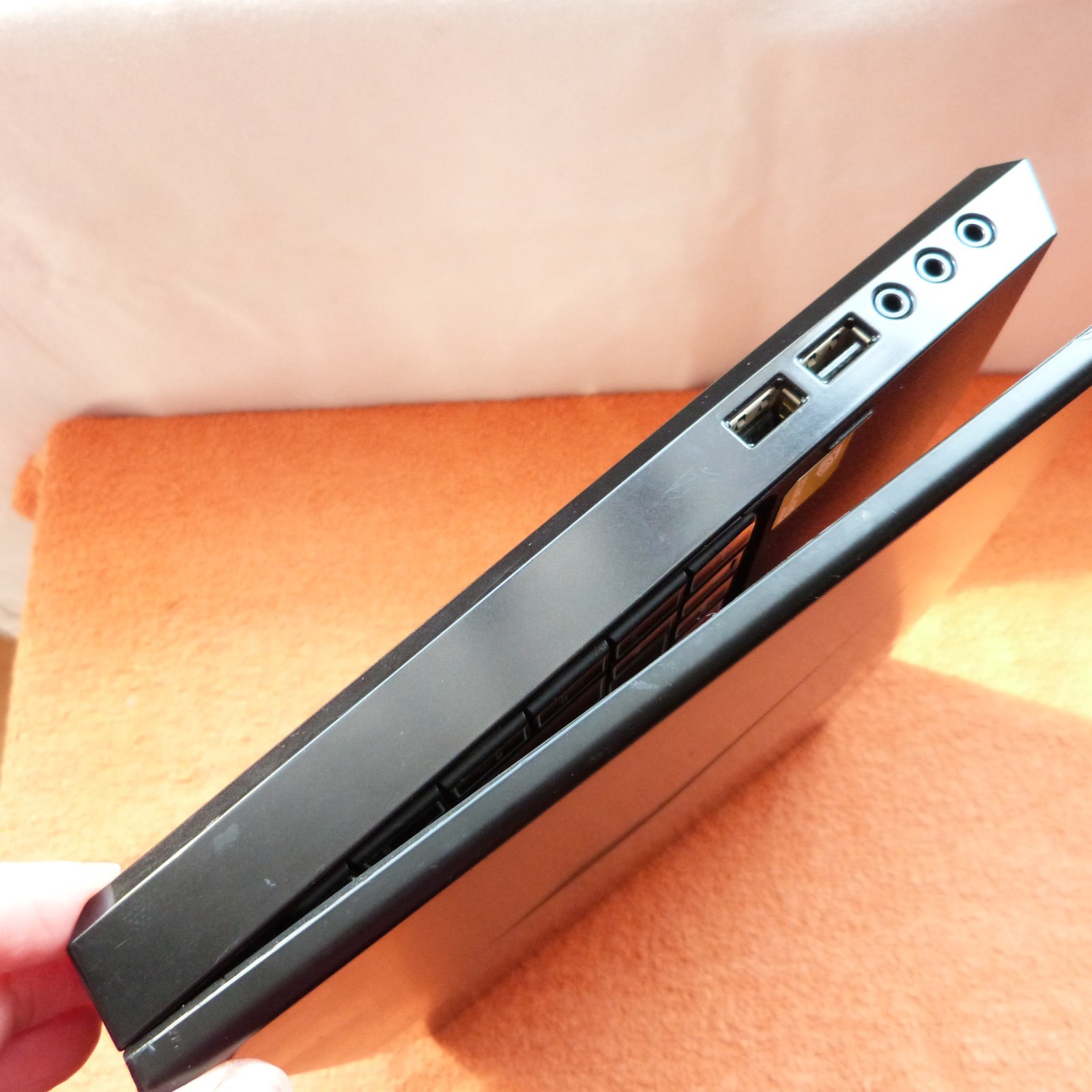 Alienware M11x R1 11″ Premium SUB Netbook l 500GB Windows 7 l 4GB RAM HDMI