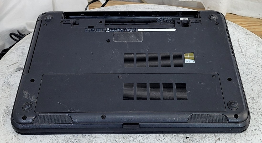 DELL Inspiron 15-3531 P28F Laptop PENTIUM N3530 4GB 500GB SEE NOTES