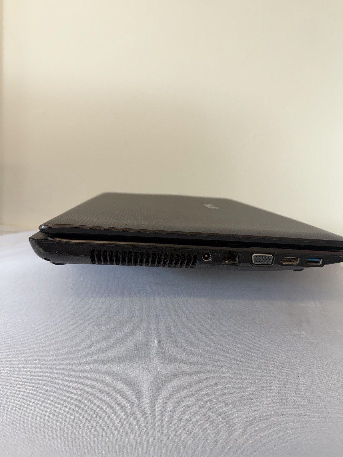 Asus K53E Laptop – Good Screen – Intel i5-2450M – Read Des