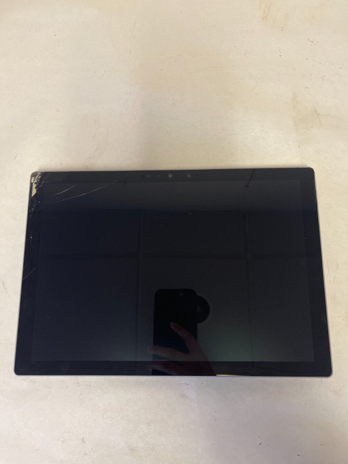 Surface Pro 7 i5-1035G4 1.10GHz 8GB RAM 128GB M.2 Win 10 Pro – Broken Screens
