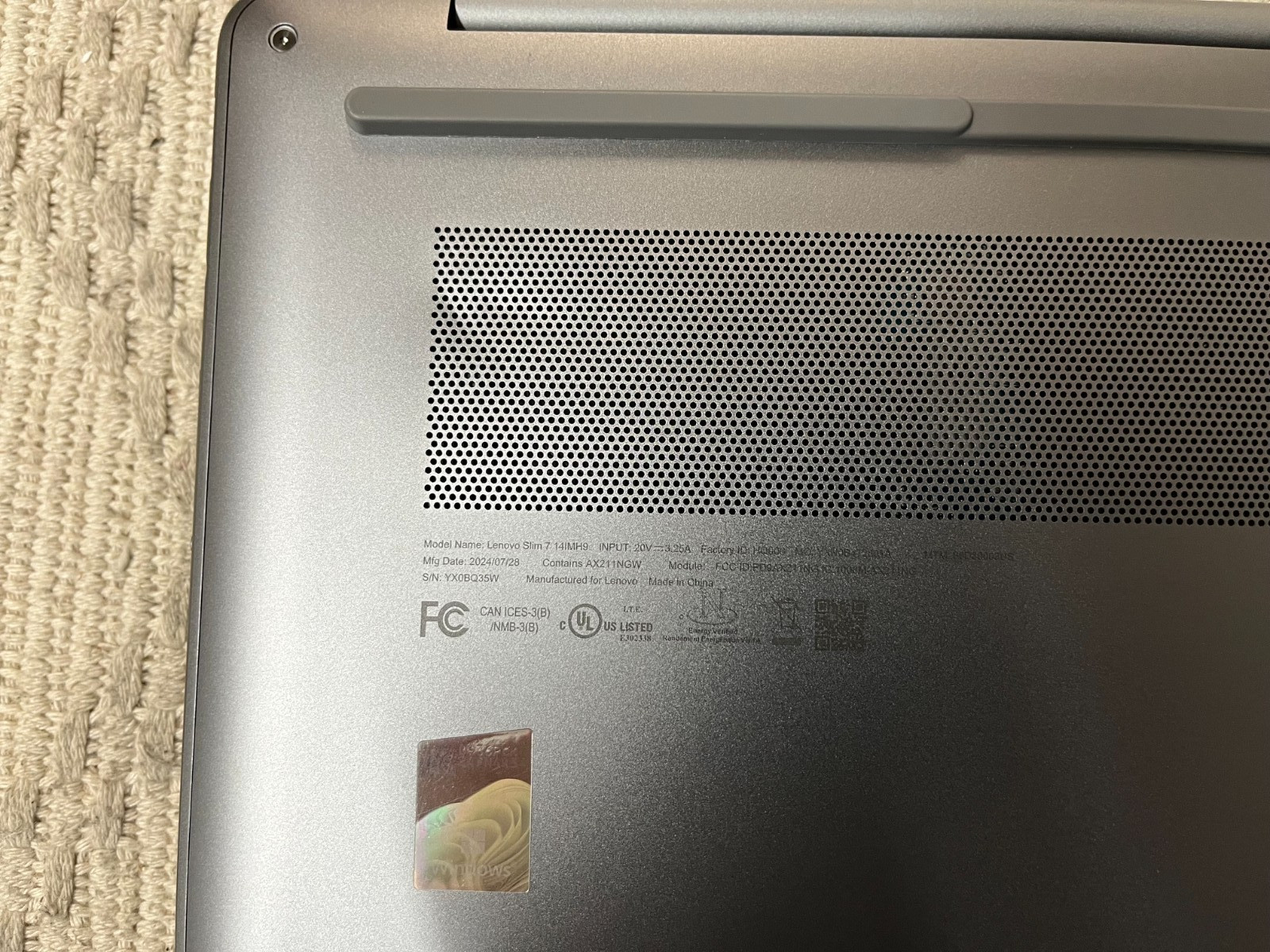 Lenovo Ideapad Slim 7i 14″ OLED Touch Laptop 7-155H 32GB 1TB 83D80003US