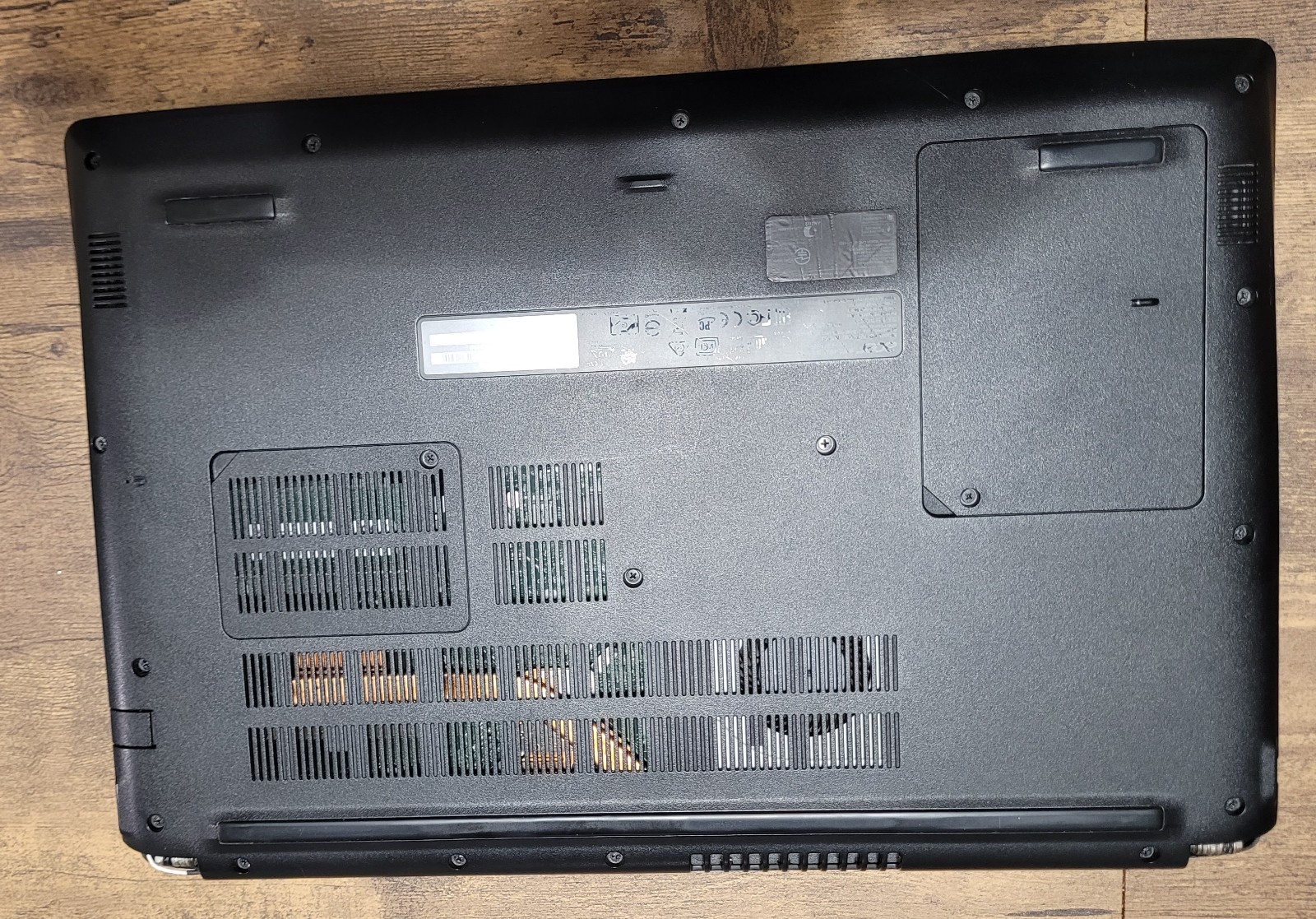 Acer Aspire A515-51G-515J 15.6” Broken screen, everything else functional