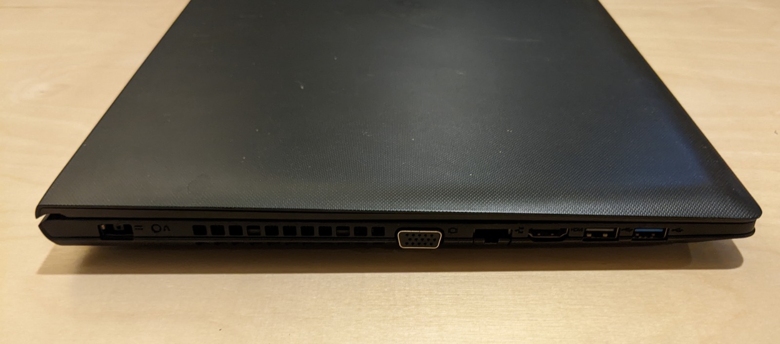 Lenovo G50-45 80E3 Laptop Broken screen No HDD NO AC AMD A8-6410 2.00GHz 6GB RAM