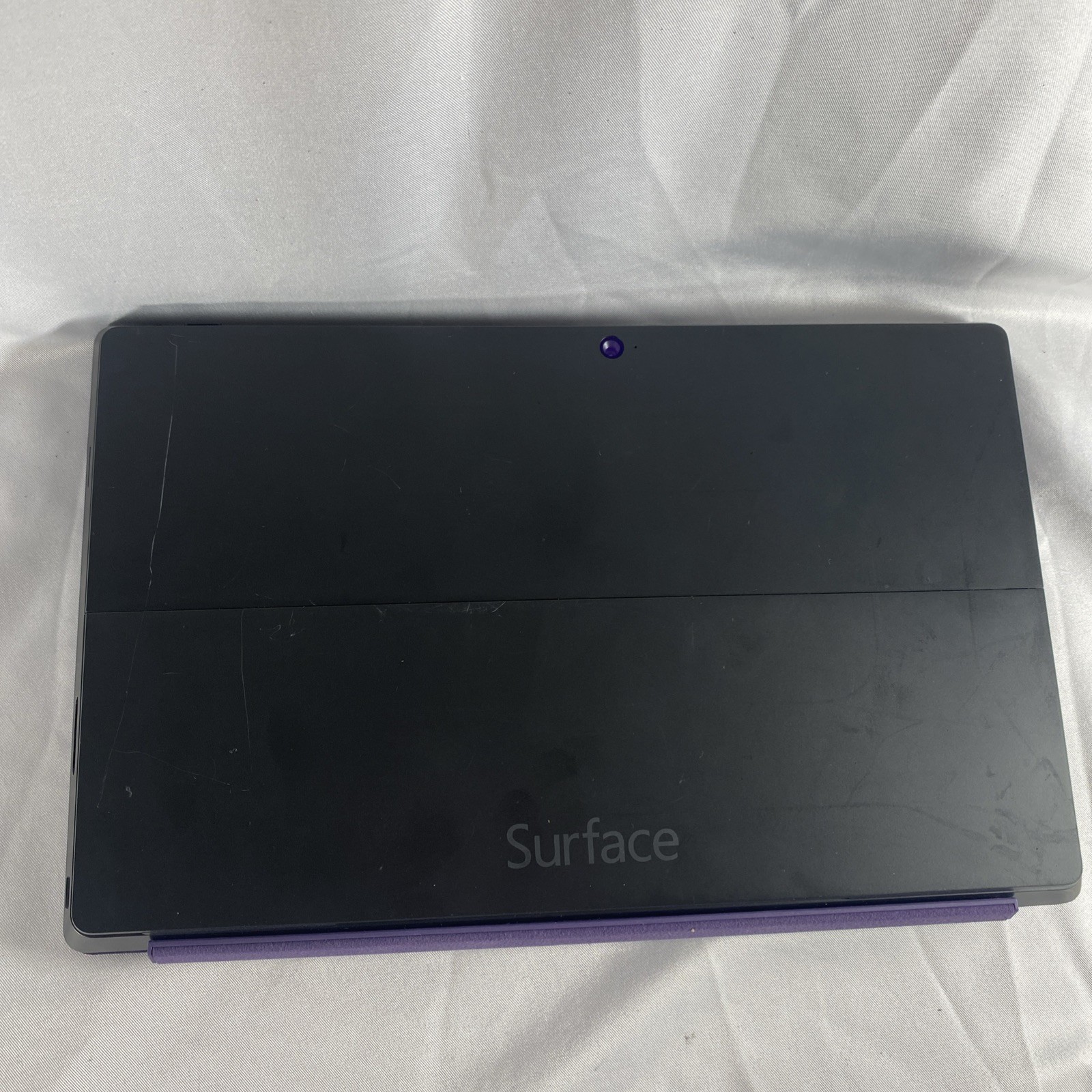 Microsoft Surface Model 1601 Windows 8 Pro -128gb – Needs new battery