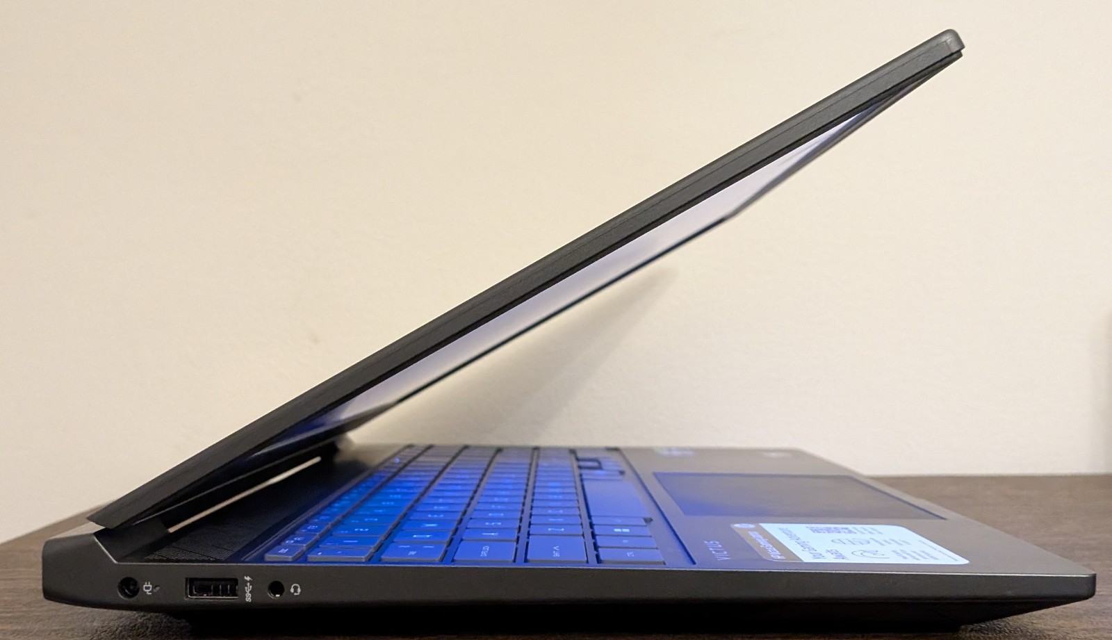 HP Victus 15.6″ FHD 144Hz (Core i7-13620H, 16GB/1TB SSD, RTX 5060) Gaming Laptop