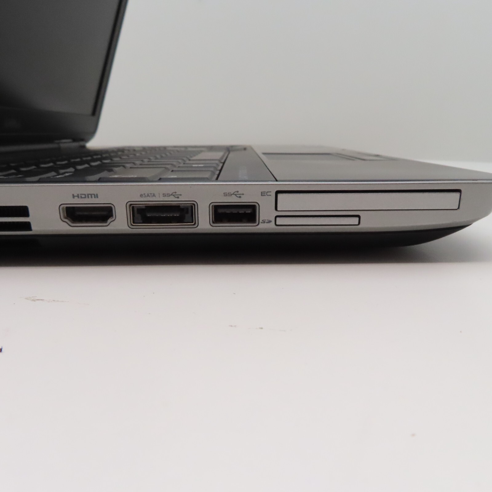 Dell Latitude E5530 Laptop Intel Core i3 2.40GHz 2 Cores 4GB DDR3 SDRAM