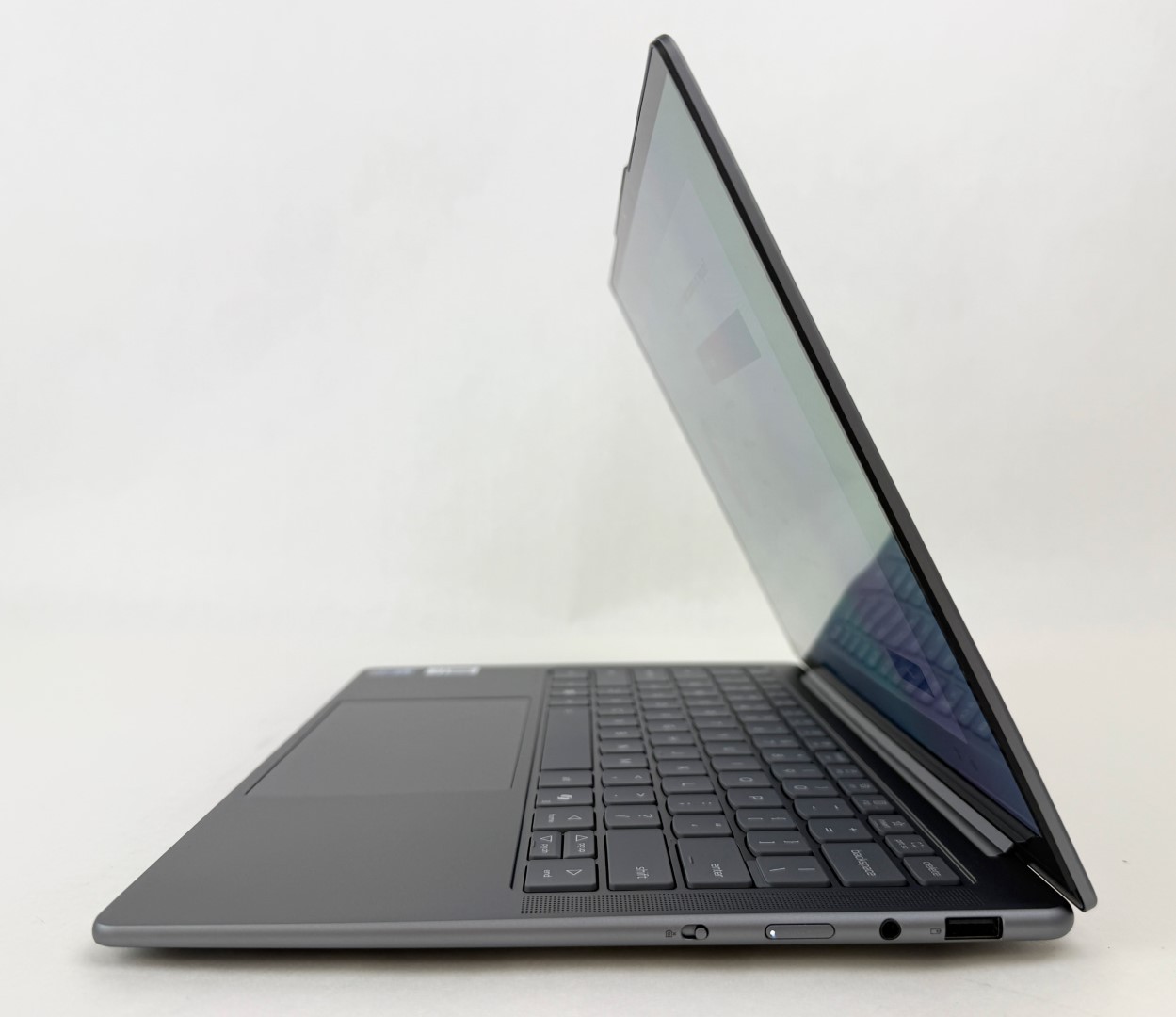 Lenovo Slim 7 14ILL10 14″ FHD+ OLED Touch Ultra 7 258V 32G 1TB W11H Copilot Dent