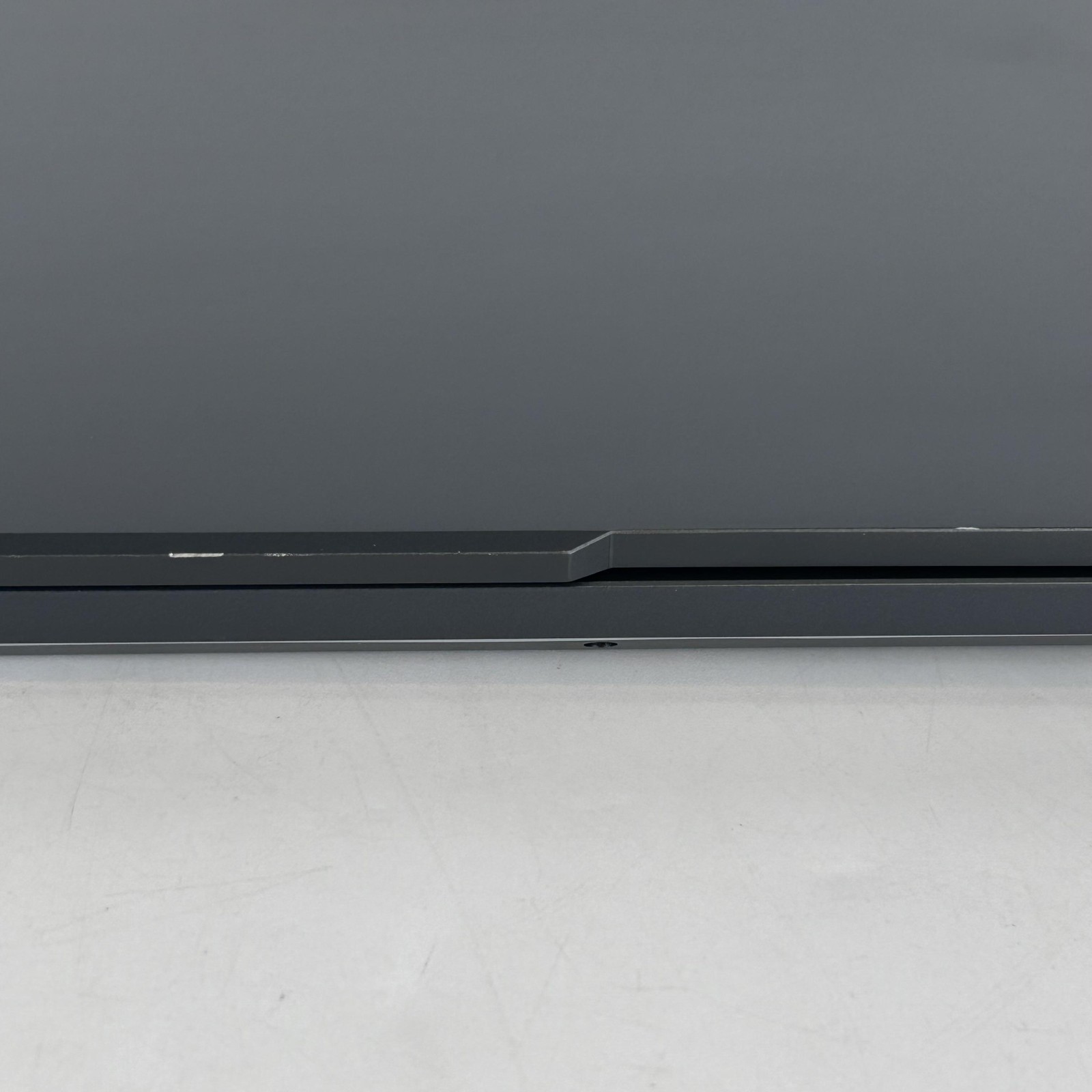 Lenovo Legion Pro 7i Gen 8 16 240Hz QHD+ 2.2GHz i9-13900HX 32GB 1TB SSD RTX 4080