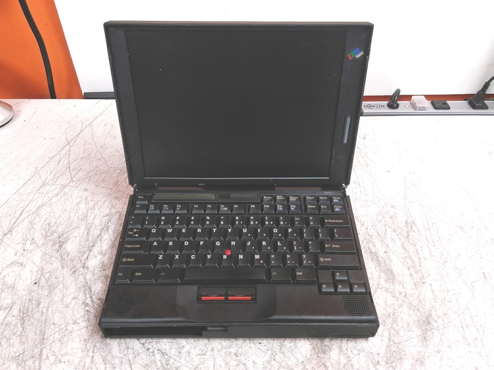 Damaged NO Power IBM ThinkPad 760EL Laptop w/ Battery No RAM No HDD See DESC