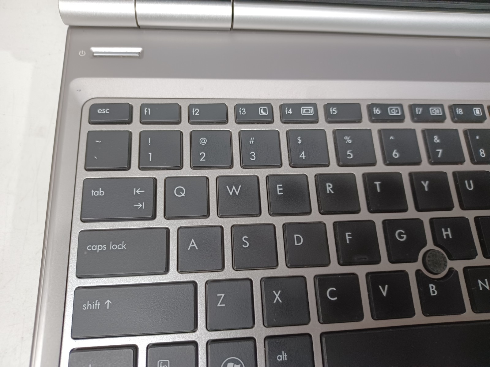 HP EliteBook 8570p | Intel i5-3210M 2.5GHz | NO HDD NO RAM | For Parts / Repair