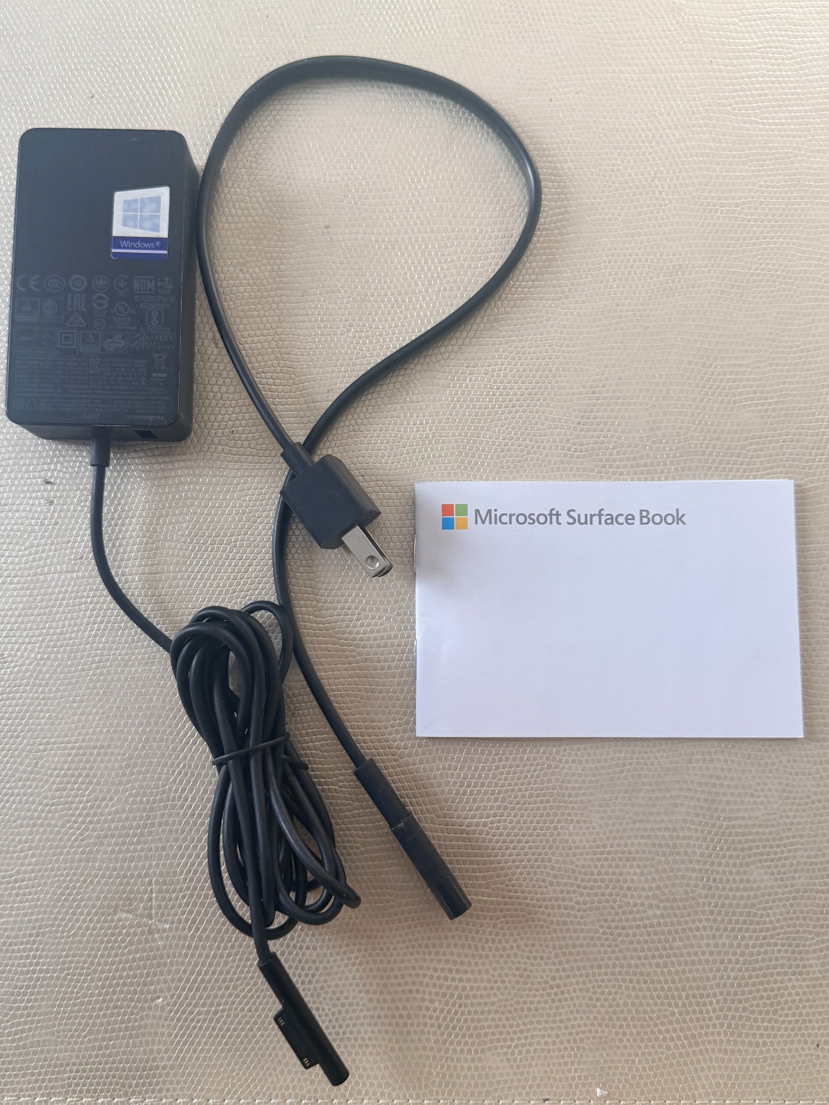 Microsoft Surface Book 2 13.5″ Laptop Core i5-7300U CPU w/ Retail Box & Charger