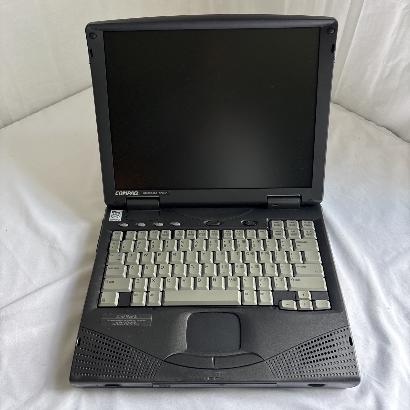 Vintage Compaq Armada 1700 Laptop Notebook Untested No Charger For Parts