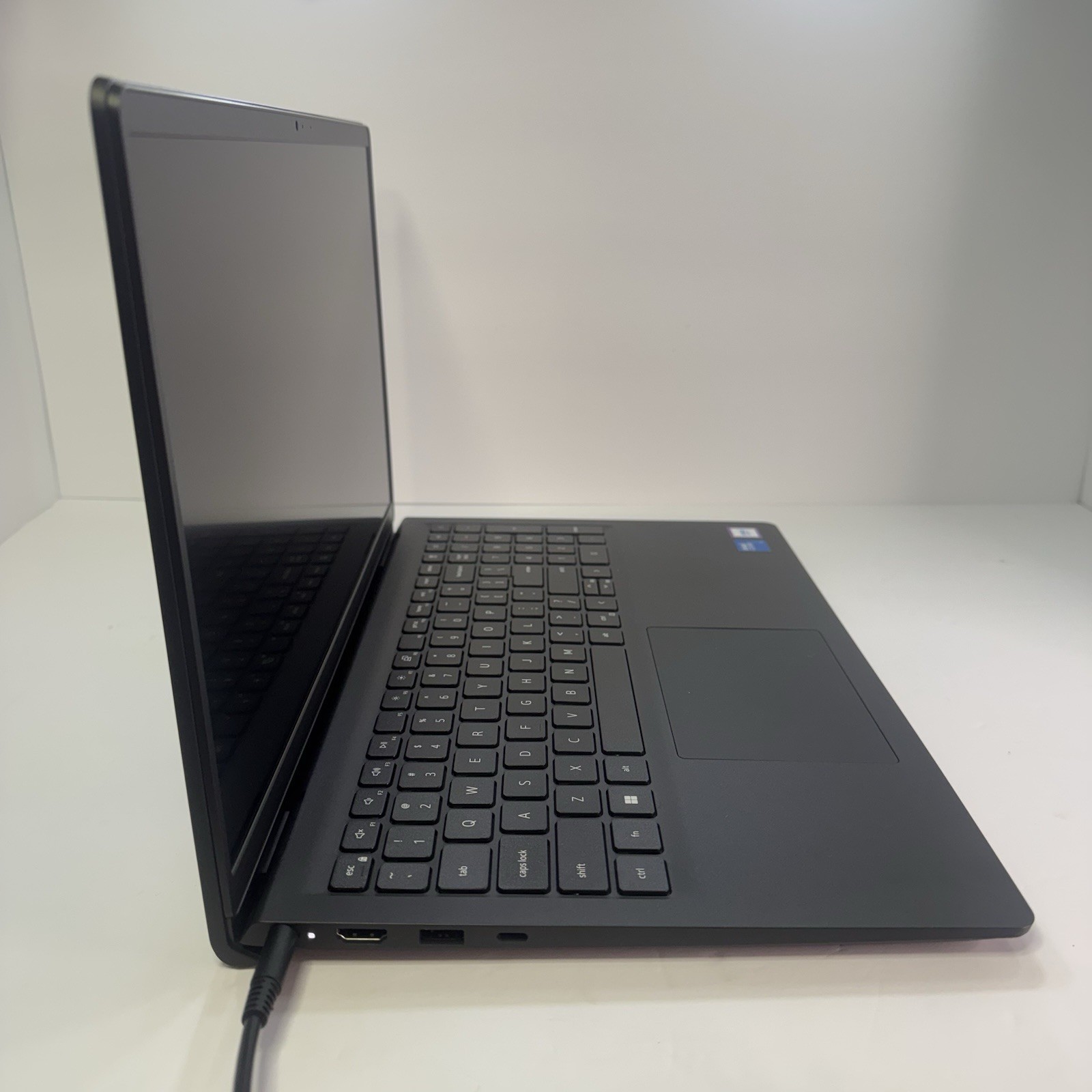 Dell 15 DC15250 15.6″ Intel Core 3 100U 8GB DDR4 512GB SSD Windows 11