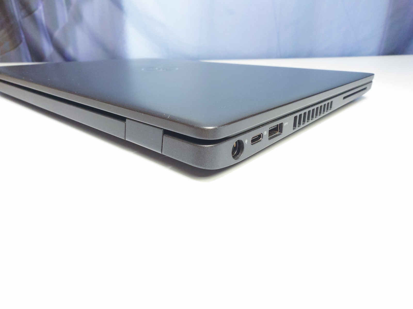 Dell Latitude 5400 14″ Touch i5-8365U 16GB 256GB NVMe Backlit Win 11 Pro Grade A