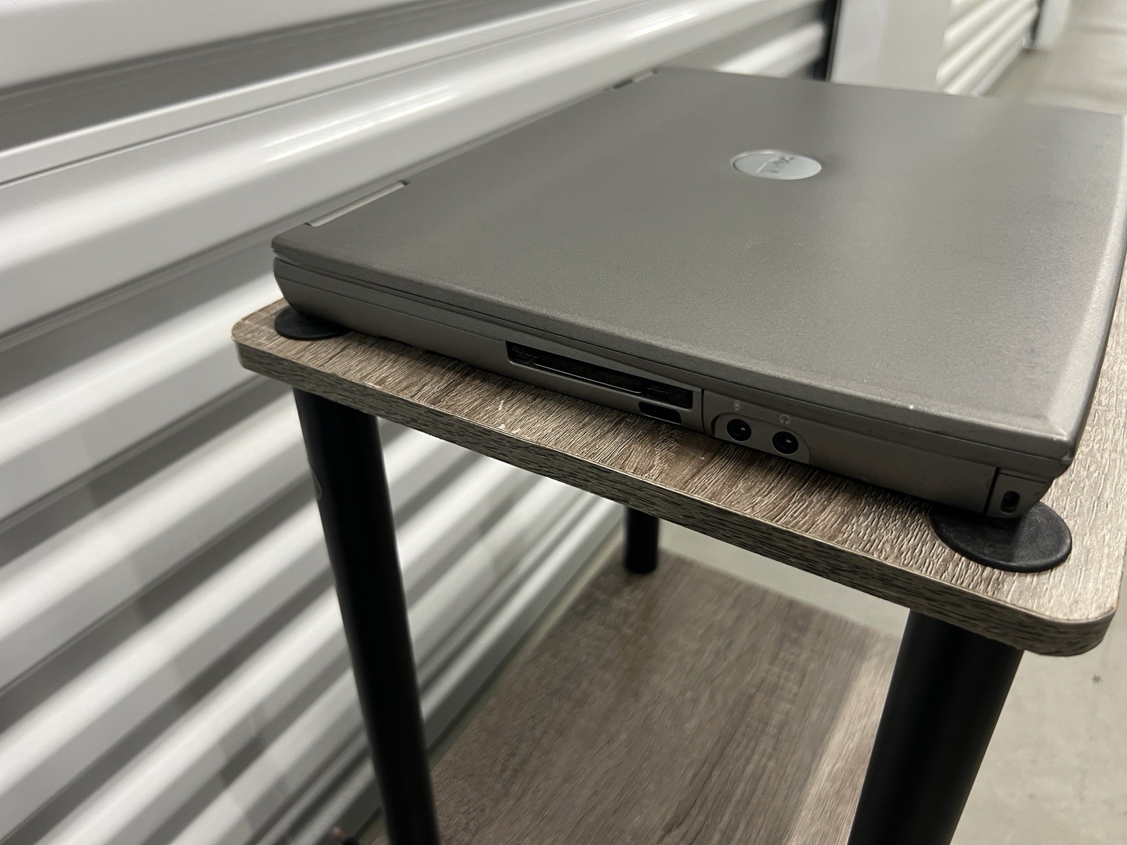 Dell Latitude D600 Windows 98 SE Laptop – Centrino , 512MB RAM, ATI GPU AS IS