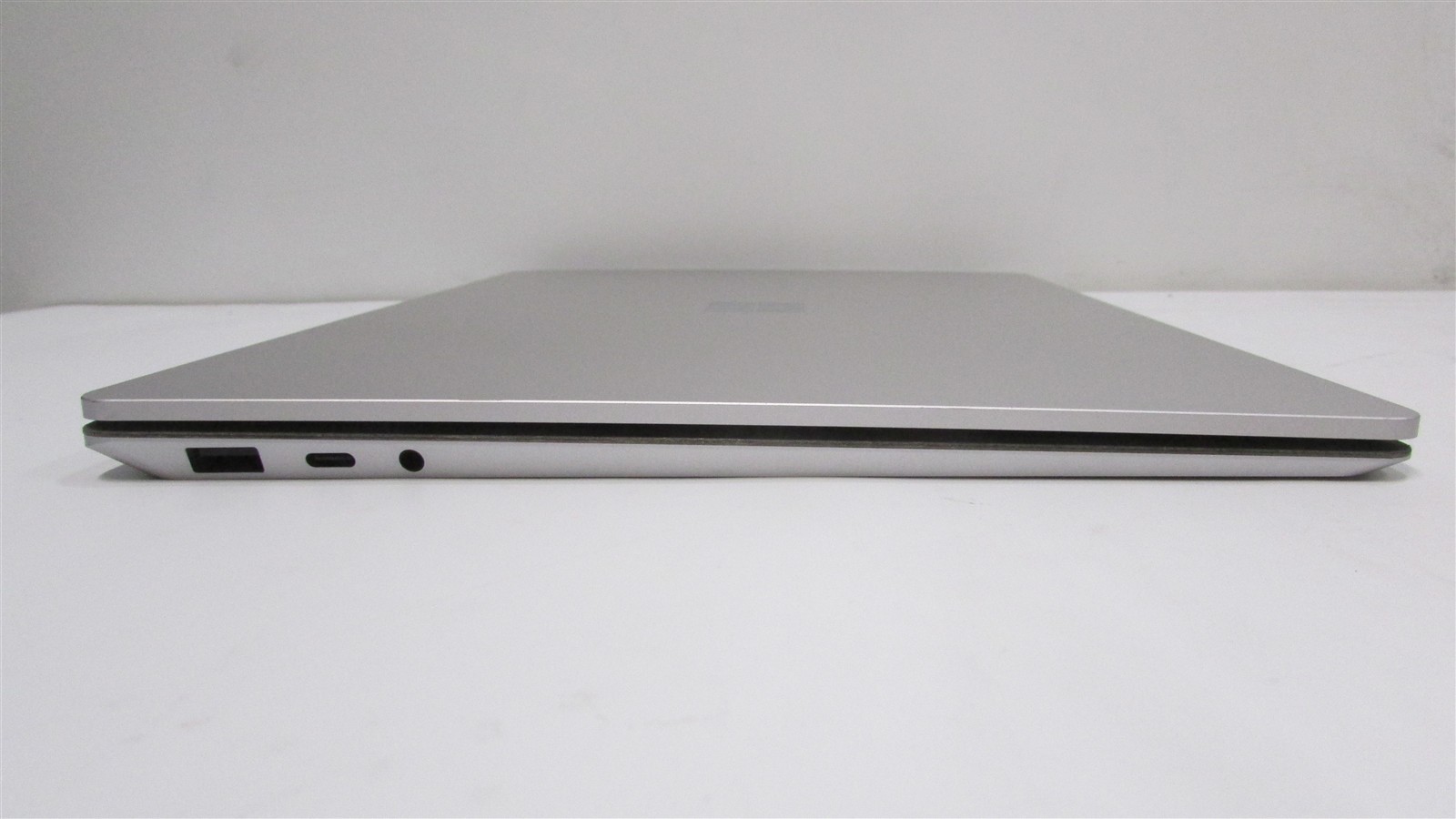 Microsoft Surface Laptop 3 1867 i7-1065G7 1.3GHz 16GB 512GB 13.5″ W11H SCRN DMG