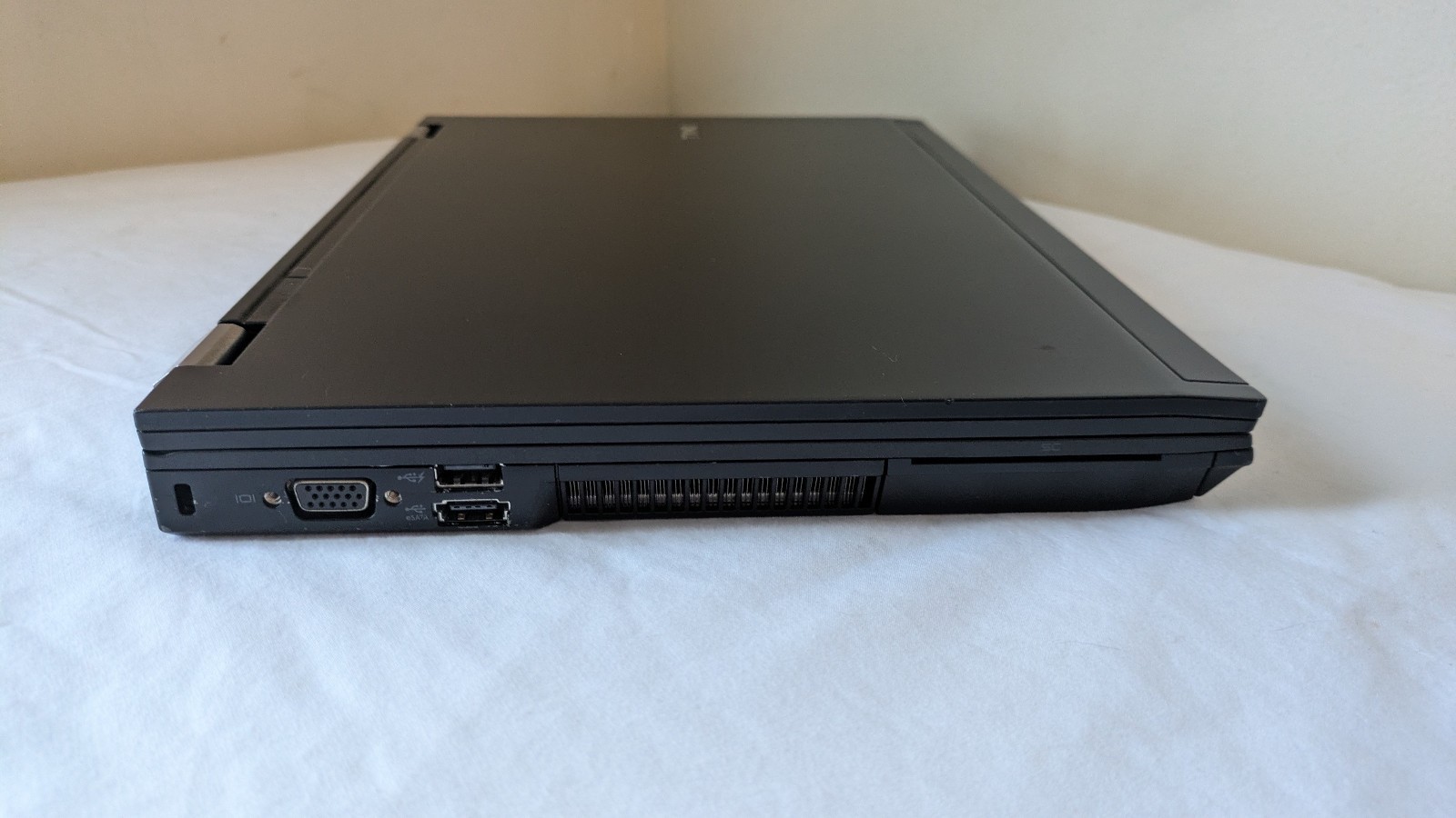 Dell Latitude E6400 Laptop 14″ C2D 2.53GHz 2GB RAM 320GB WinXP – SEE DESCRIPTION